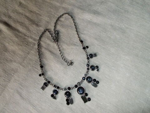  collier en pierres noires 6 Chissey-en-Morvan (71)