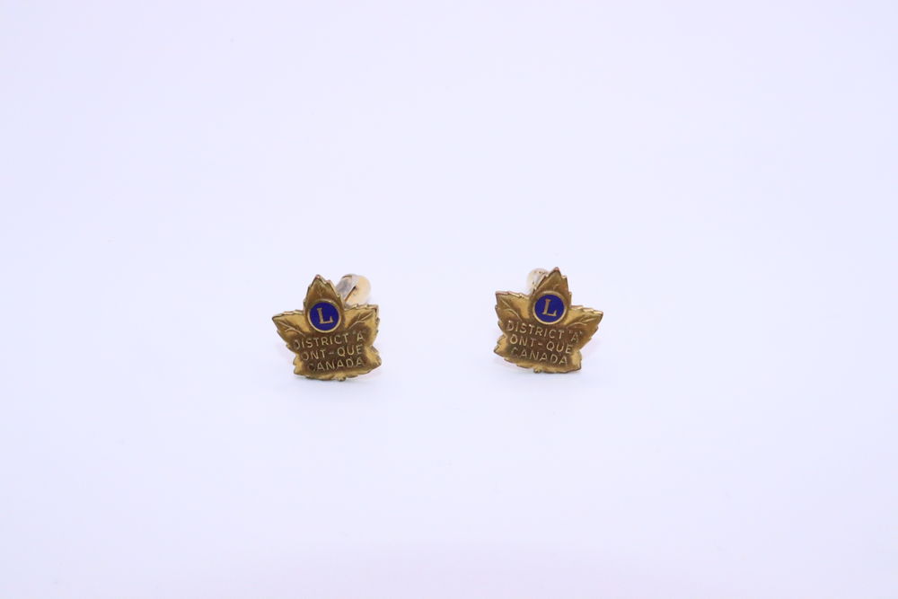 Boutons de manchettes "Lions Club"
Bijoux et montres