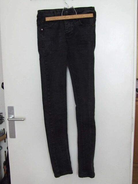 Jeans noir, TERENCE KOLE, T.38, 16 ans, TBE 5 Bagnolet (93)