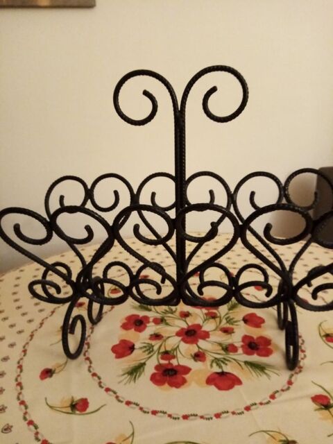 porte journaux en Fer forge 20 Courbevoie (92)