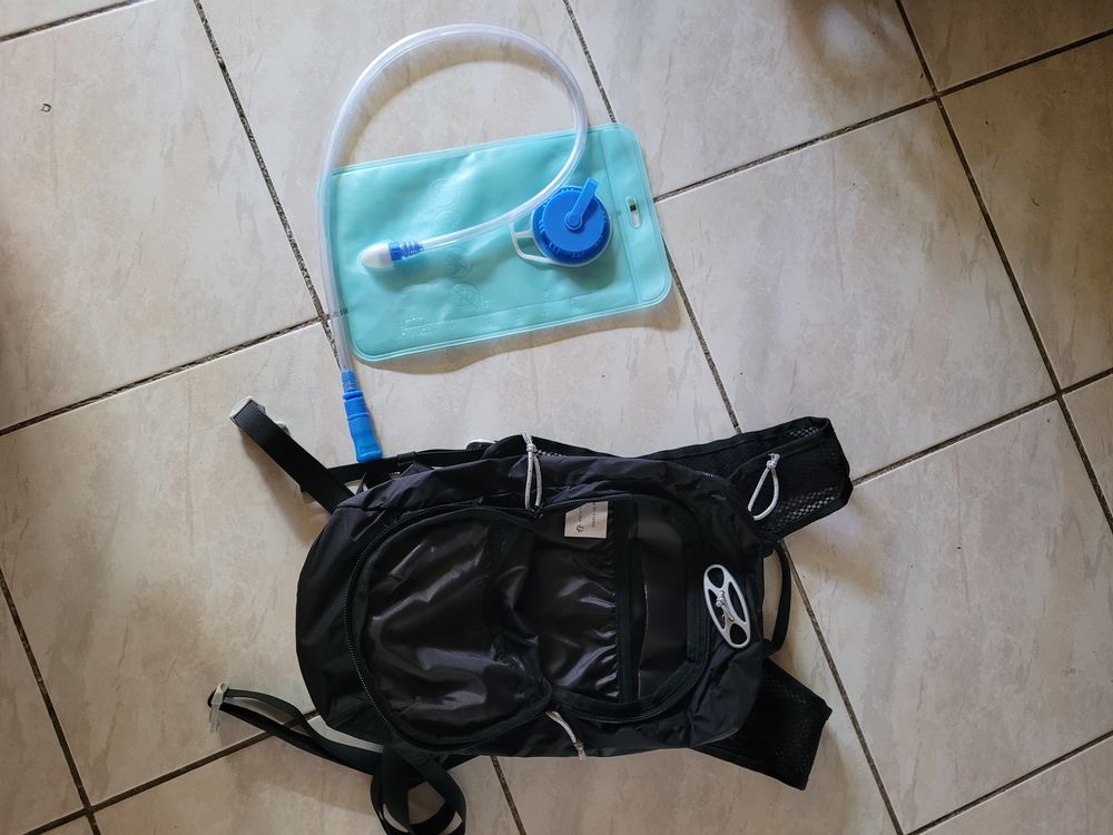 Sac &agrave; dos de randonn&eacute;e Crxss II CT WB 5 et poche a eau Sports