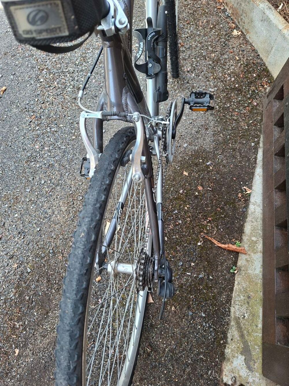 Lot de 2 v&eacute;los VTC Go Sport Crossroad 5 Vélos