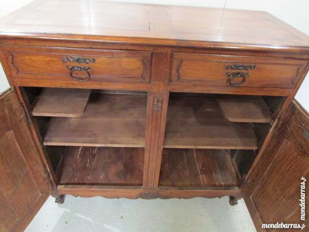 Tr&egrave;s grand buffet d'&eacute;poque Louis XV, authentique Meubles