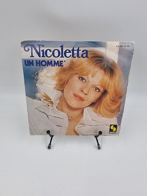Vinyle 45 tours Nicoletta : Un Homme avec fourreau  3 Vulbens (74)