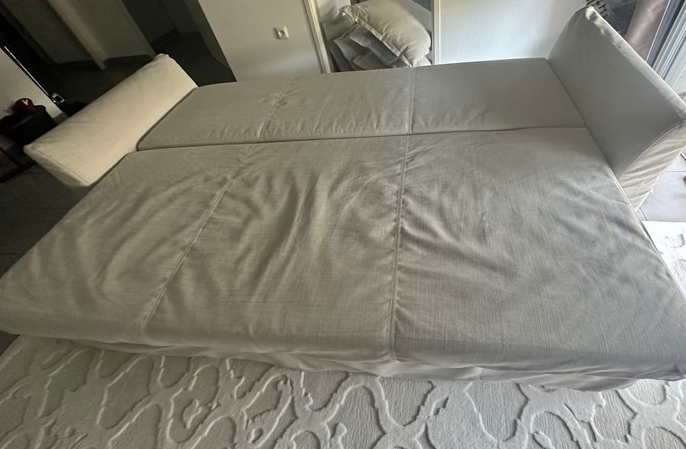 Canap&eacute; beige Meubles