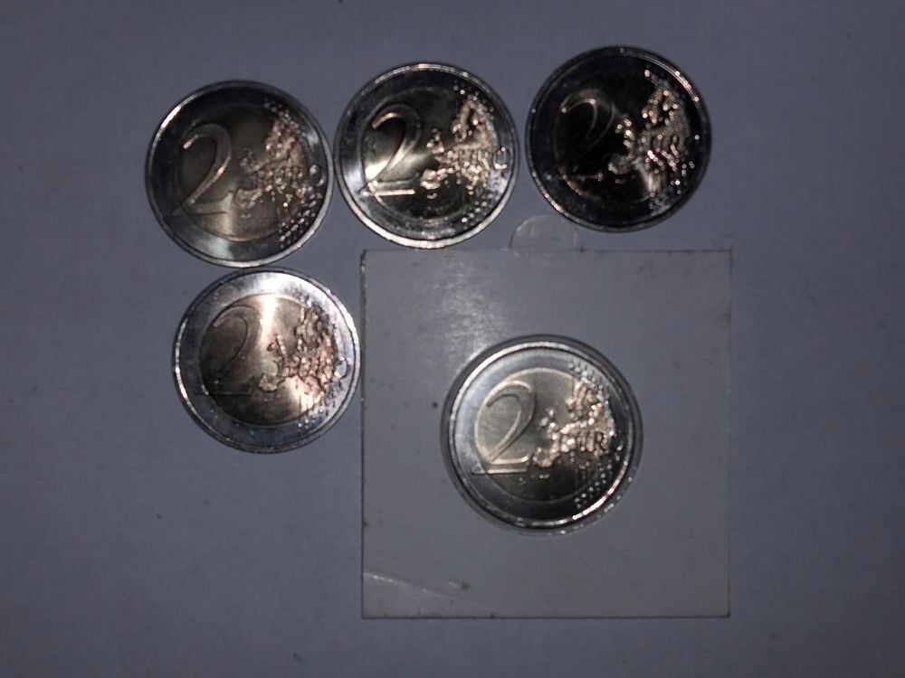Lot de 5 de 2 euros pi&egrave;ces Portugal comm&eacute;morative 