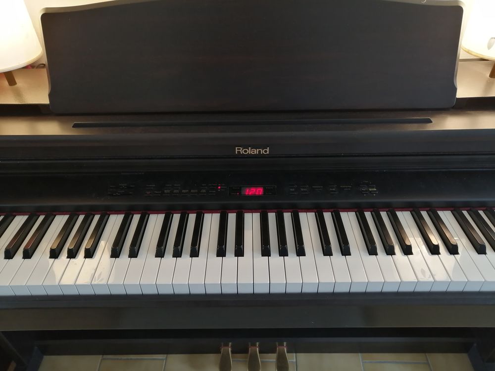 Roland hp 330e deals