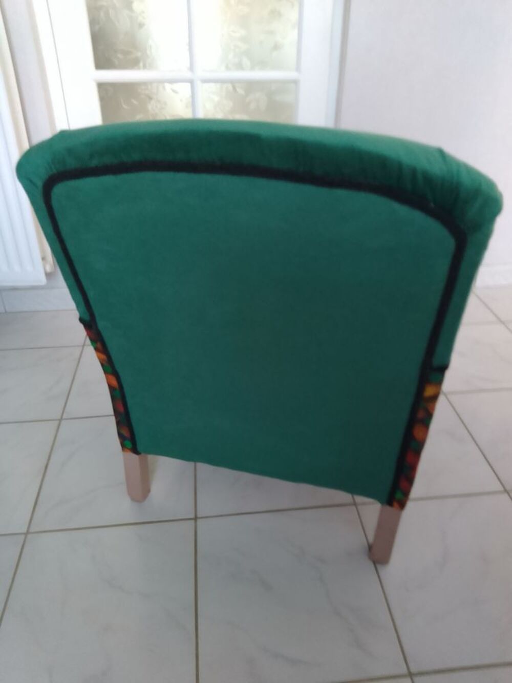 Fauteuil relook&eacute; a neuf tr&egrave;s bon &eacute;tat Photos/Video/TV