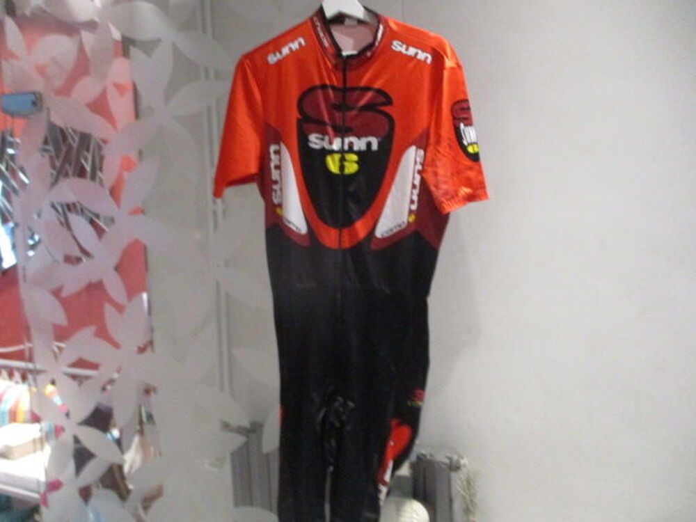 tenue velo Sports