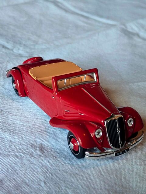 Voiture miniature Citroën traction cabriolet 22 CV 15 Avermes (03)