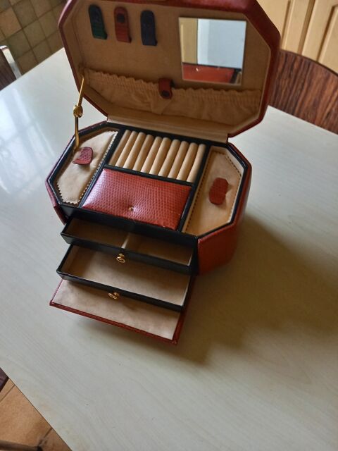 Coffret � bijoux 25 Camboulit (46)