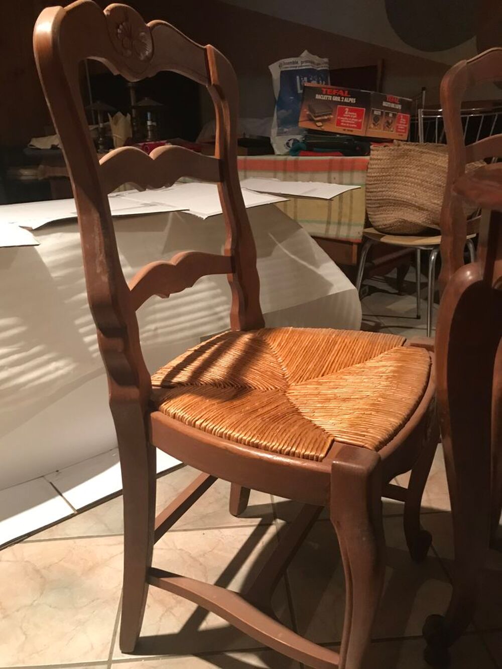 Table avec 4 chaises Meubles