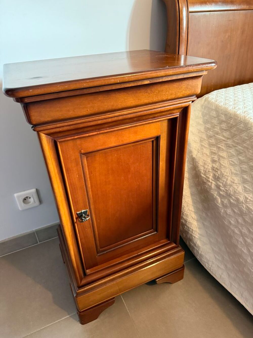 Chambre &agrave; coucher. Meubles