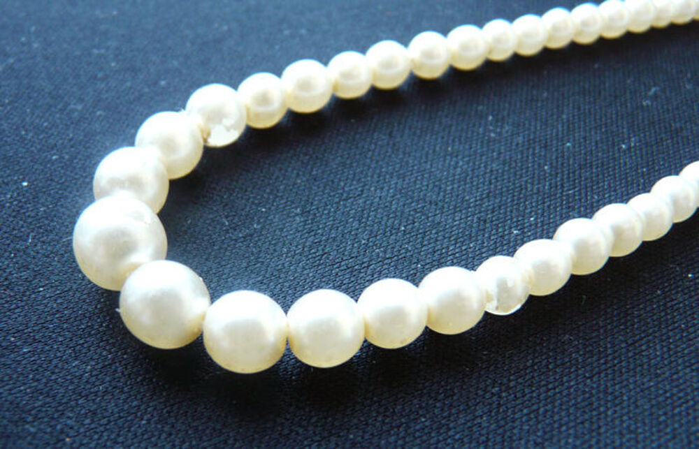 Collier de Perles des ann&eacute;es 30 &agrave; fermoir coffret original Bijoux et montres