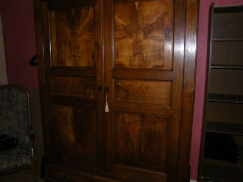 ARMOIRE LOUIS PHILIPPE 200 Pesmes (70)