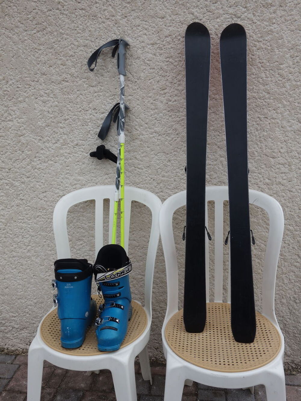 Skis enfants + chaussures sans les batons Sports