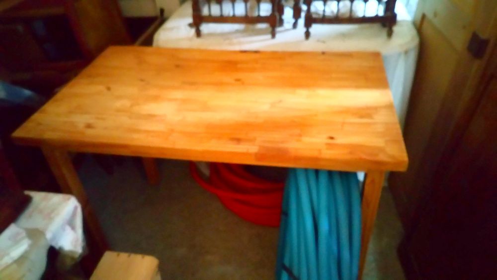 TABLE EN SAPIN Meubles