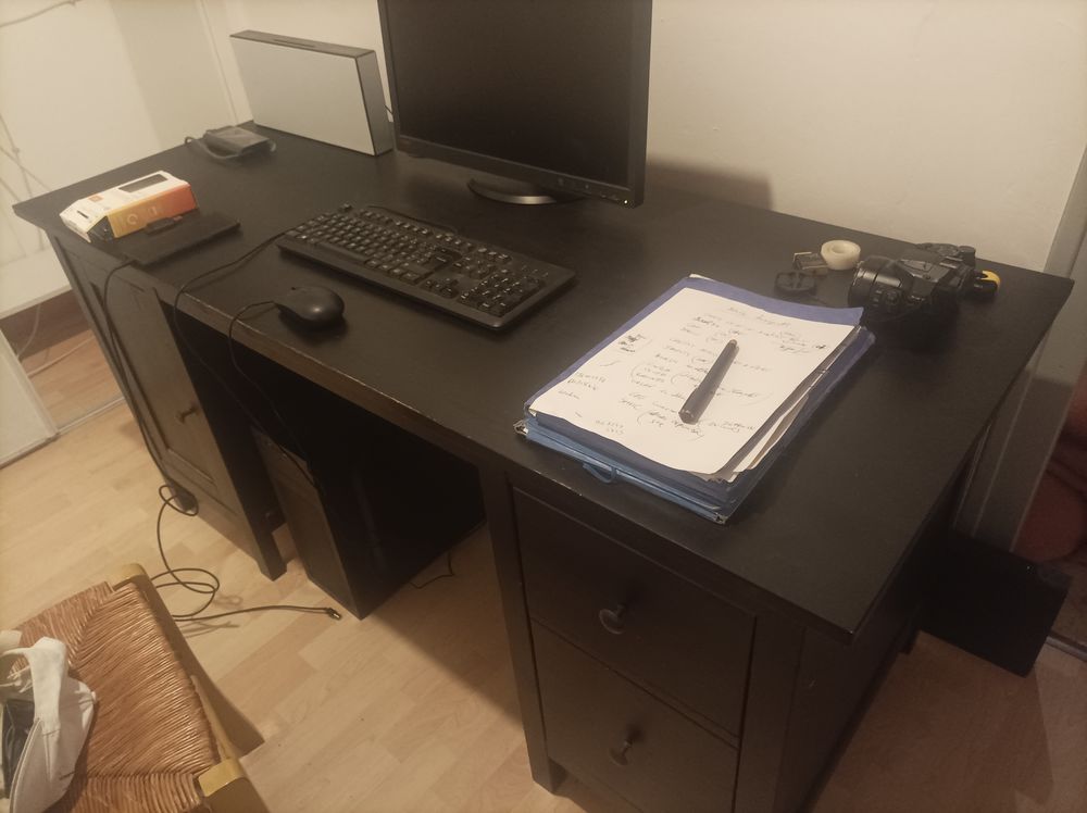 Bureau Ordinateur avec tiroirs 
cause d&eacute;m&eacute;nagement Meubles