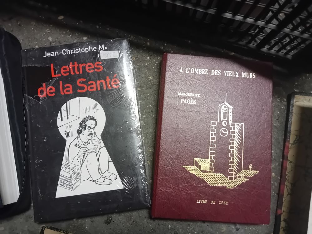 Plus de 500 Livres Divers. Livres et BD