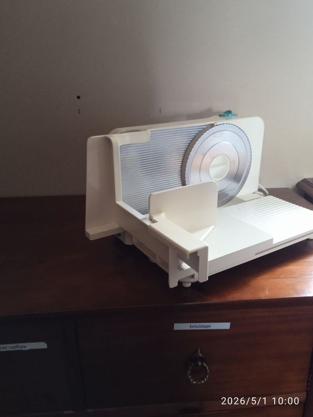 trancheuse &eacute;lectrique soit pain ou viande Electroménager