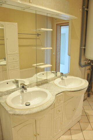  Appartement à louer 3/4 pièces 87 m²
