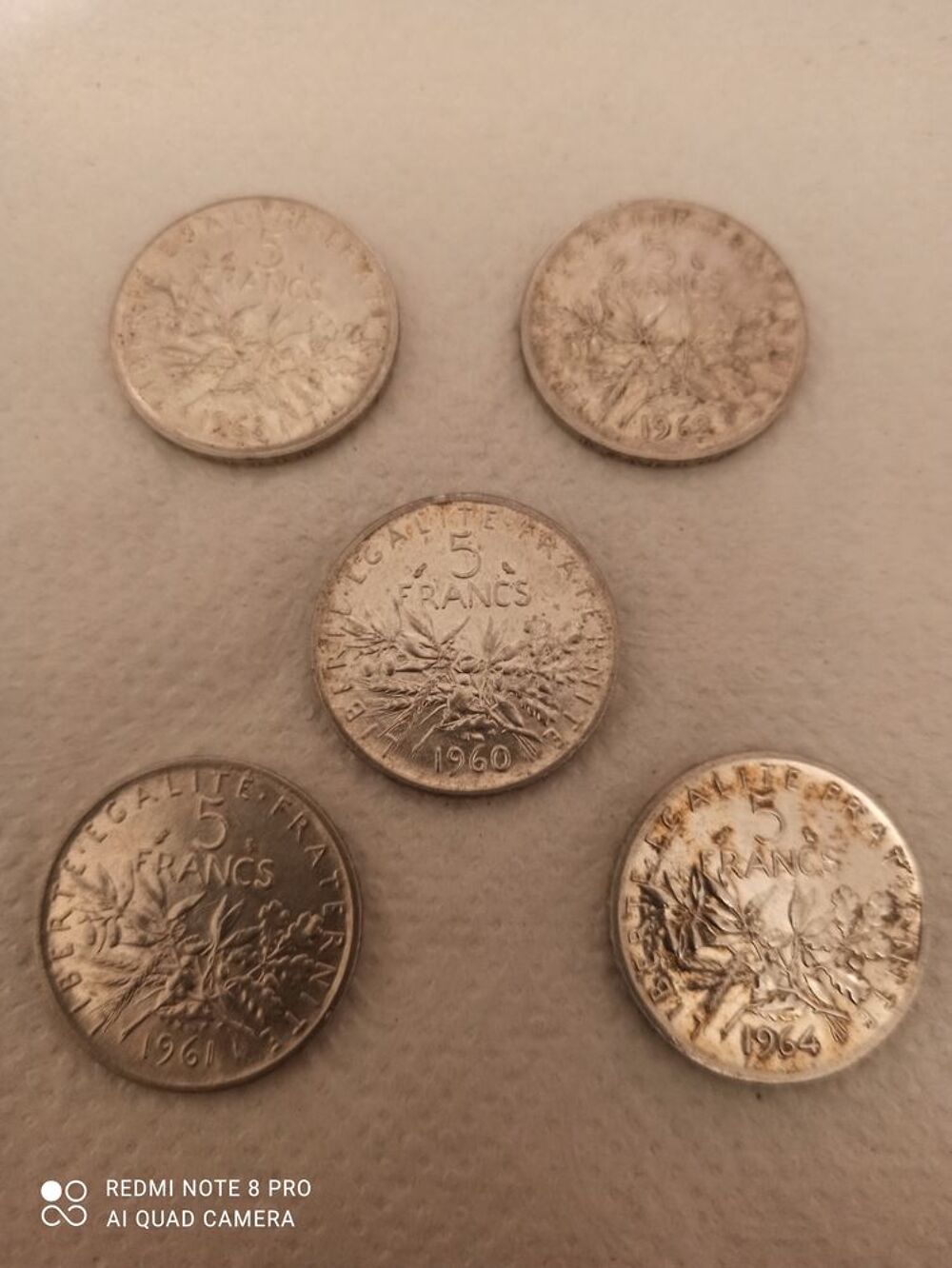 Pi&egrave;ces de cinq Francs argent. 