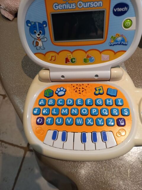 divers jouets Nol 6 St Aygulf (83)