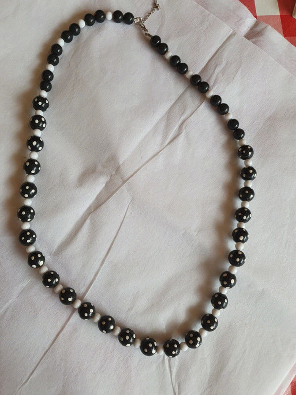 collier fantaisie - perle &agrave; pois noir et blanc Bijoux et montres