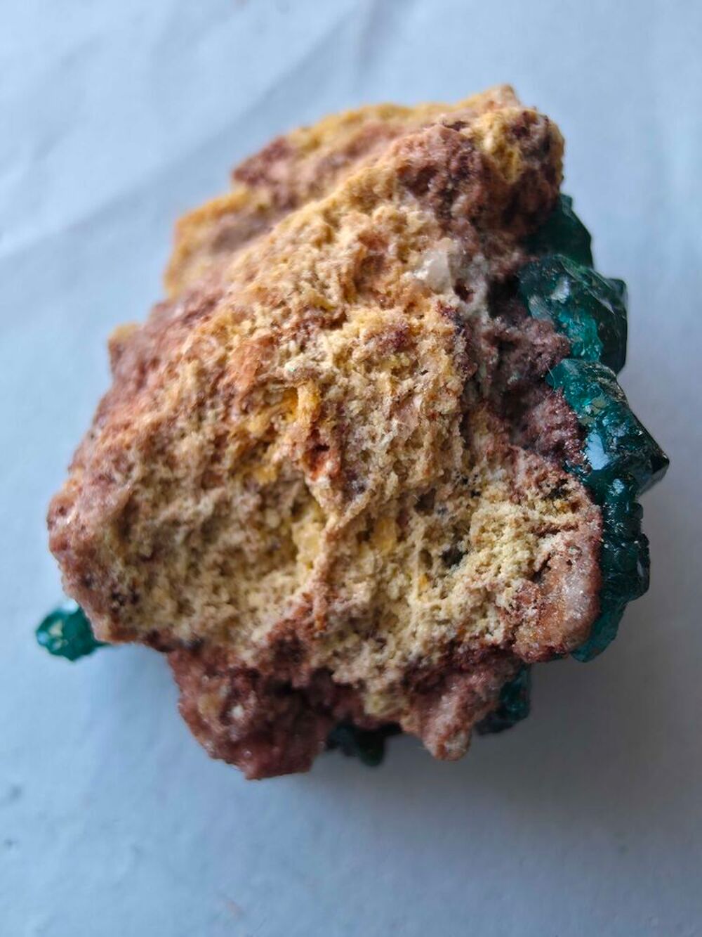 Min&eacute;ral Dioptase brute sur matrice-Collection Katanga RDC-23g 