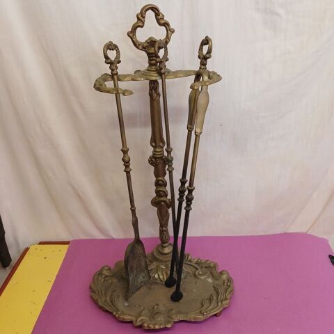 valet de chemin�e ancien 130 Vendeuvre-du-Poitou (86)