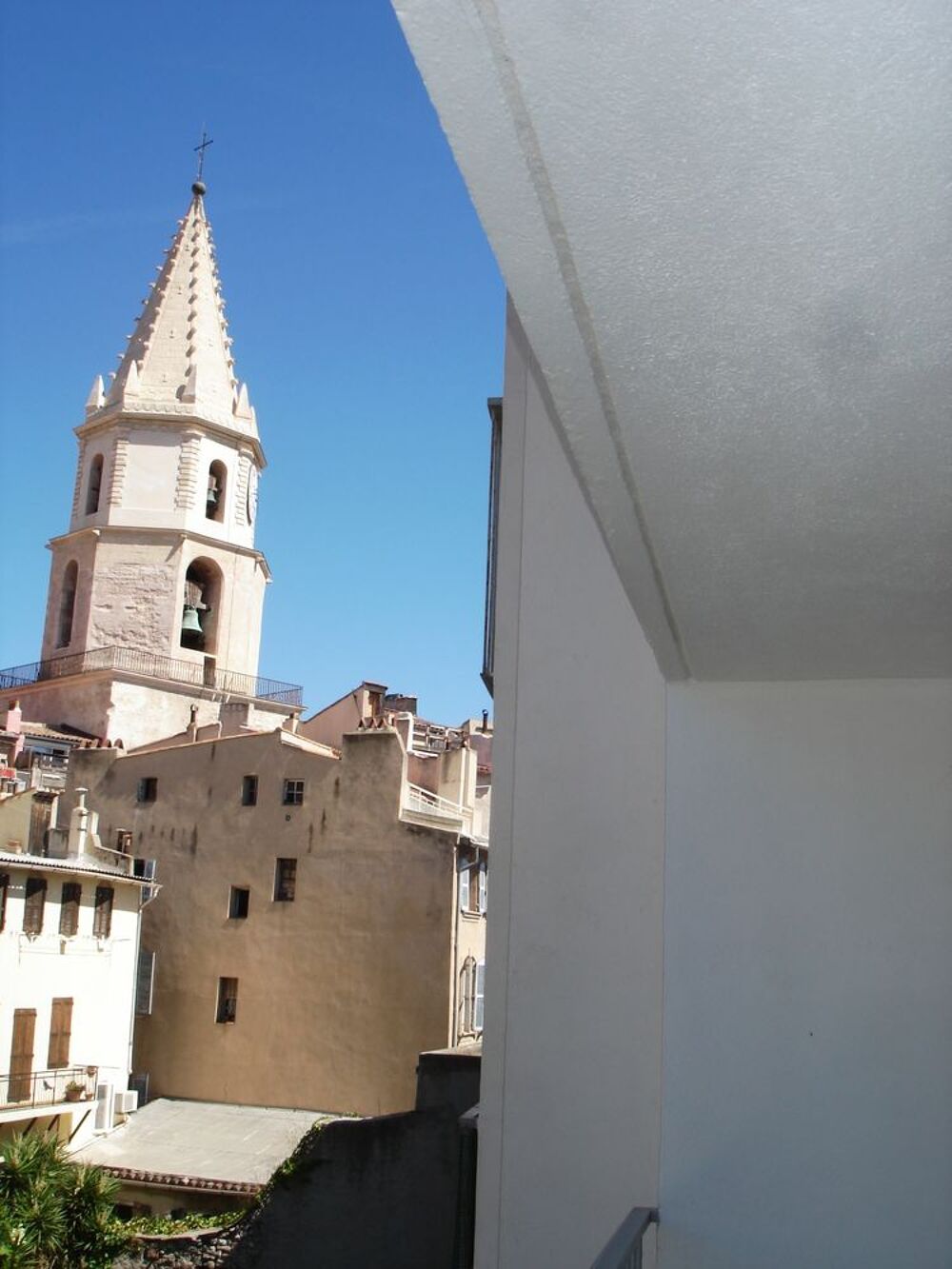 Vente Appartement studio T1 36 m2 habitable avec grand balcon de 4.88 m2 Marseille 2