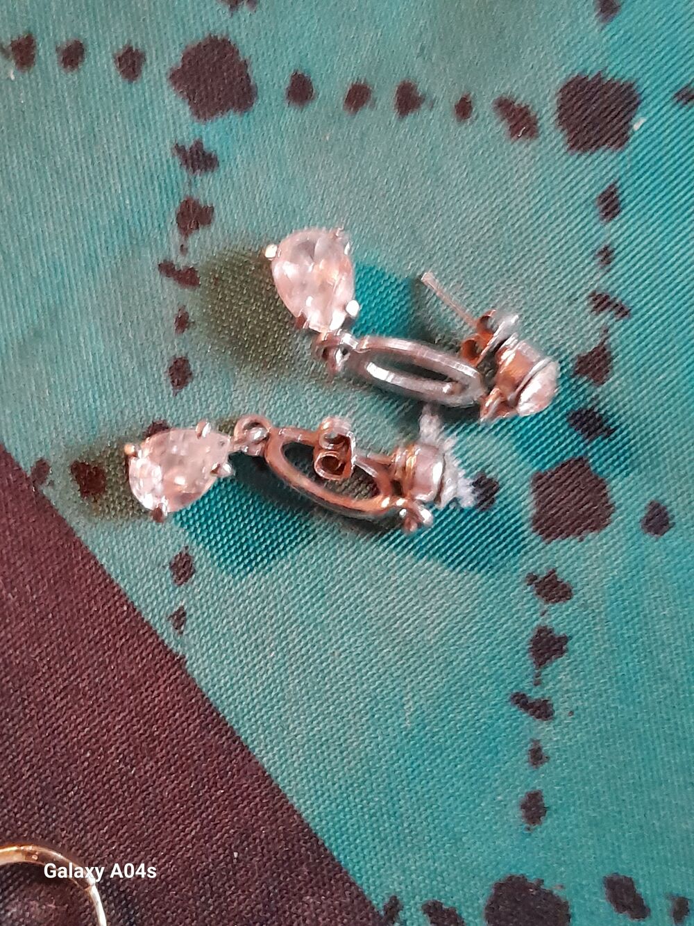 Diverses boucles d'oreilles plaqu&eacute; or argent 2 euros l'unit&eacute; Bijoux et montres