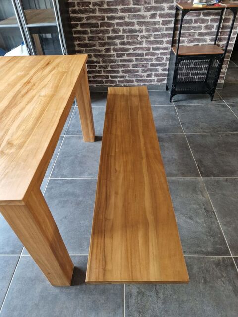 Table carr en bois massif 450 Dijon (21)