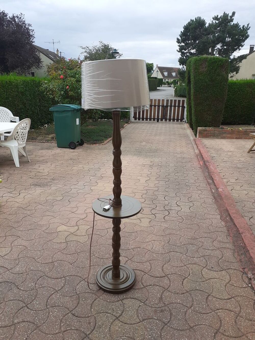 lampadaire avec tablette Décoration