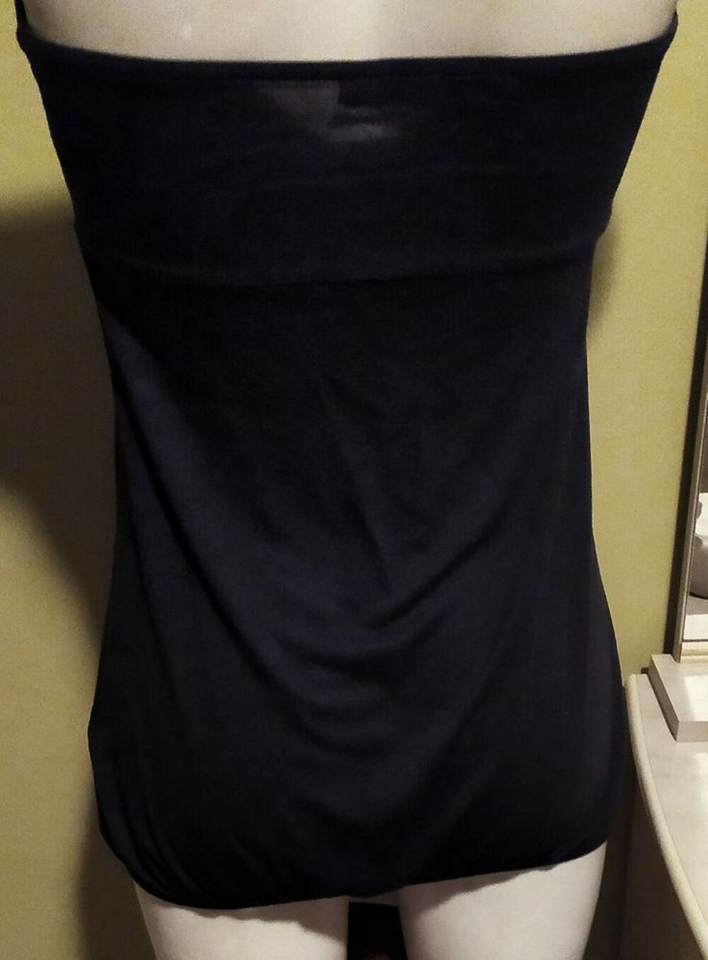 tee shirt bustier T38 Jennyfer, id&eacute;al f&ecirc;tes, tr&egrave;s bon &eacute;tat V�tements