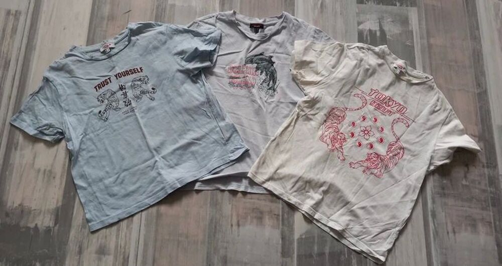 Lot de tee shirts S Vêtements