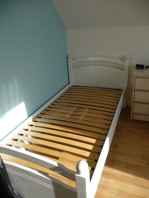 Lit 90 x 190 blanc marque SAUTHON & sommier lattes rglables 490 Celles-sur-Belle (79)