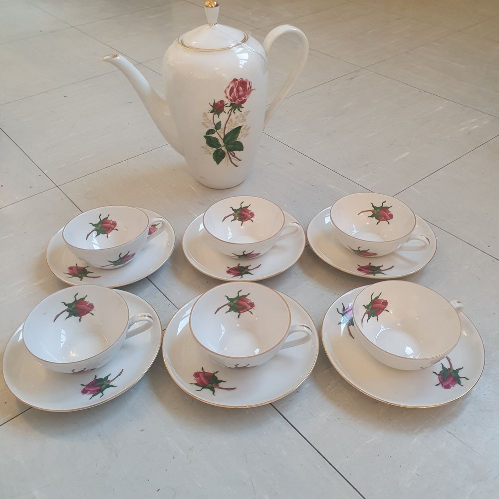Service &agrave; caf&eacute; PORCELAINE Décoration