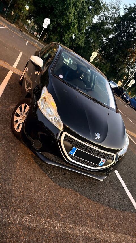 Peugeot 208 1.0 PureTech 68ch BVM5 Like 2015 occasion Fosses 95470