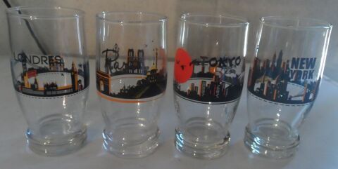 4 verres neufs numérotés série spéciale collector 
Villes 100 Castries (34)
