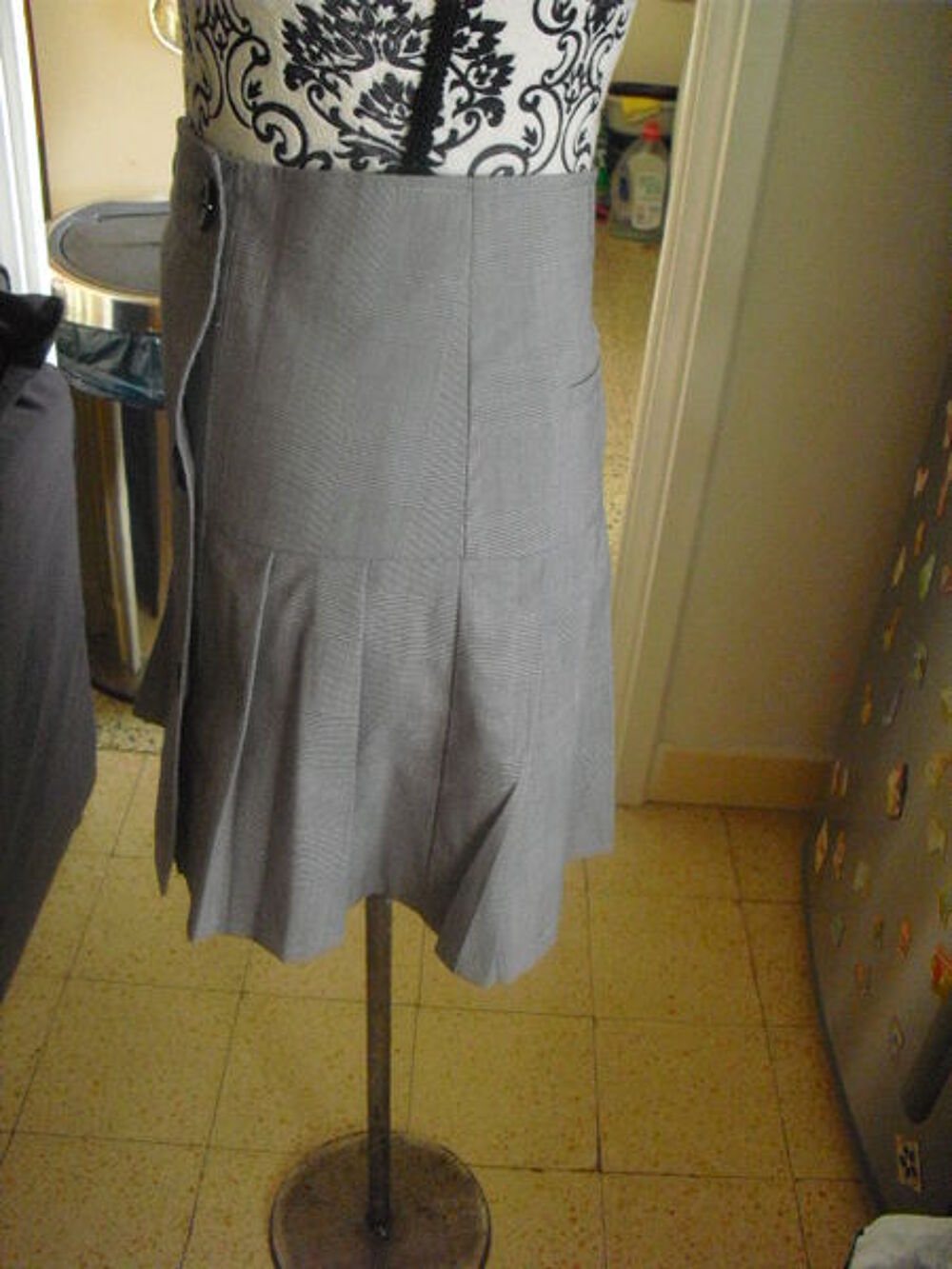 jupe portefeuille gris clair motifs NEUVE CAMAIEU TAILLE 34 Vêtements