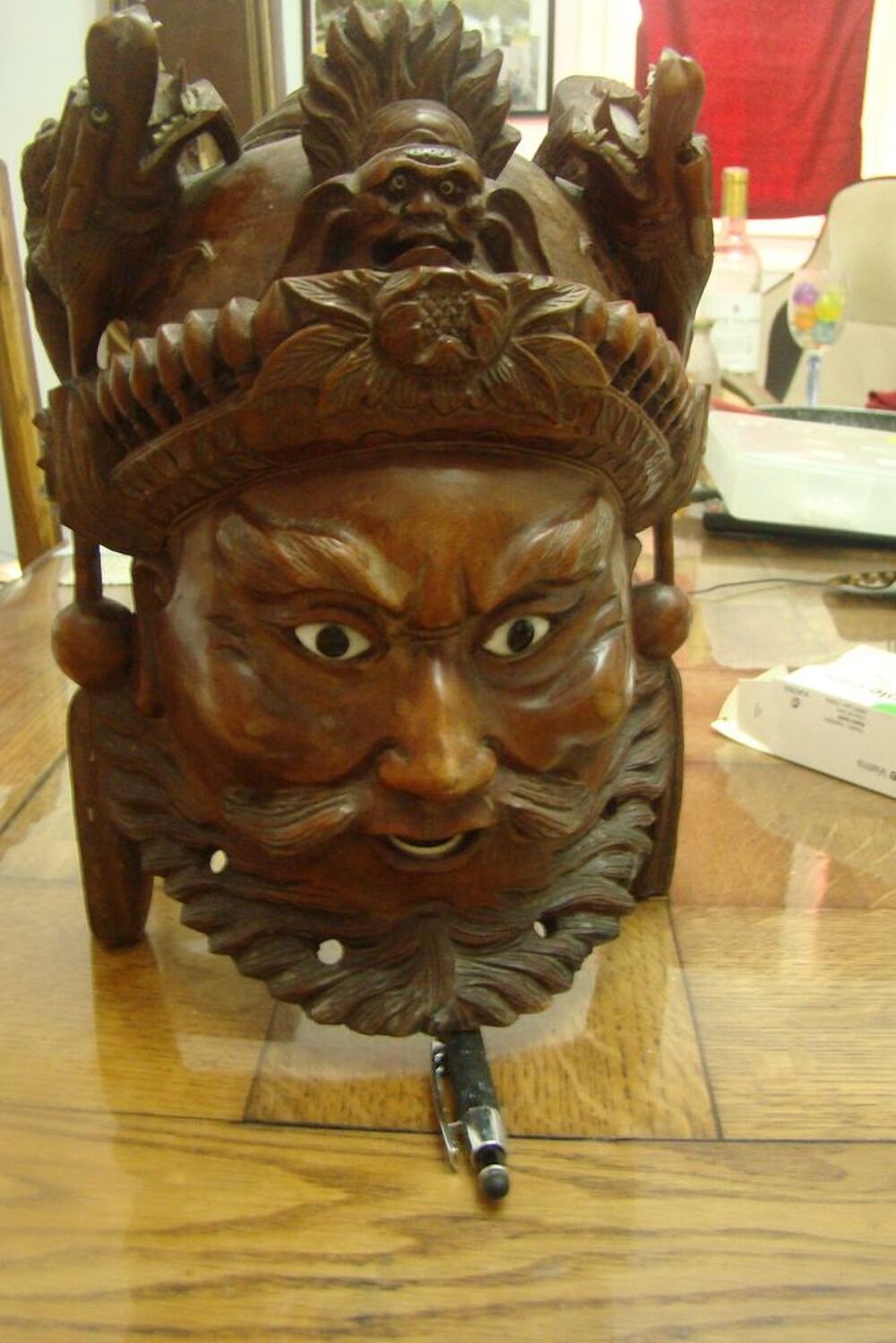 Sculpture de gardien du temple 