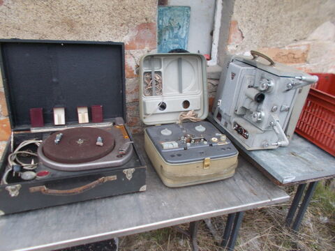 mat�riel cam�ra et tourne disques ancien faire prix 56 Saran (45)