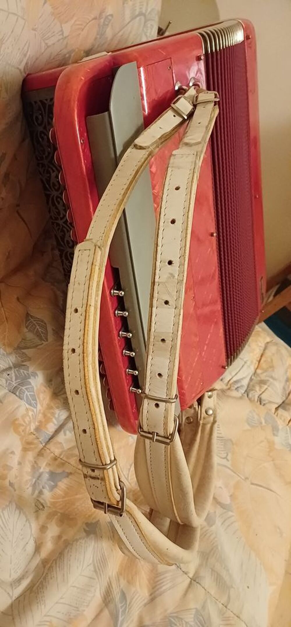 Accord&eacute;on Crucianelli 120 basses TB &eacute;tat et bien accord&eacute; Instruments de musique