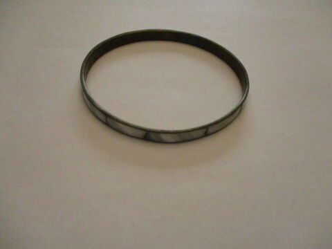 un bracelet nacre sur le tour 0 Mérignies (59)