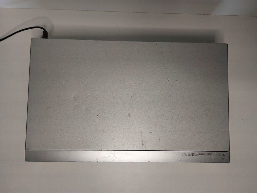 Combin&eacute; Lecteur DVD Magn&eacute;toscope VHS LG V280N.
Audio et hifi