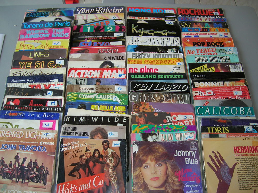  vinyles 33 et 45 tours fran&ccedil;ais, &eacute;trangers CD et vinyles