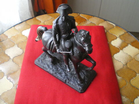 Statue de Napol�on � cheval. 280 Caen (14)