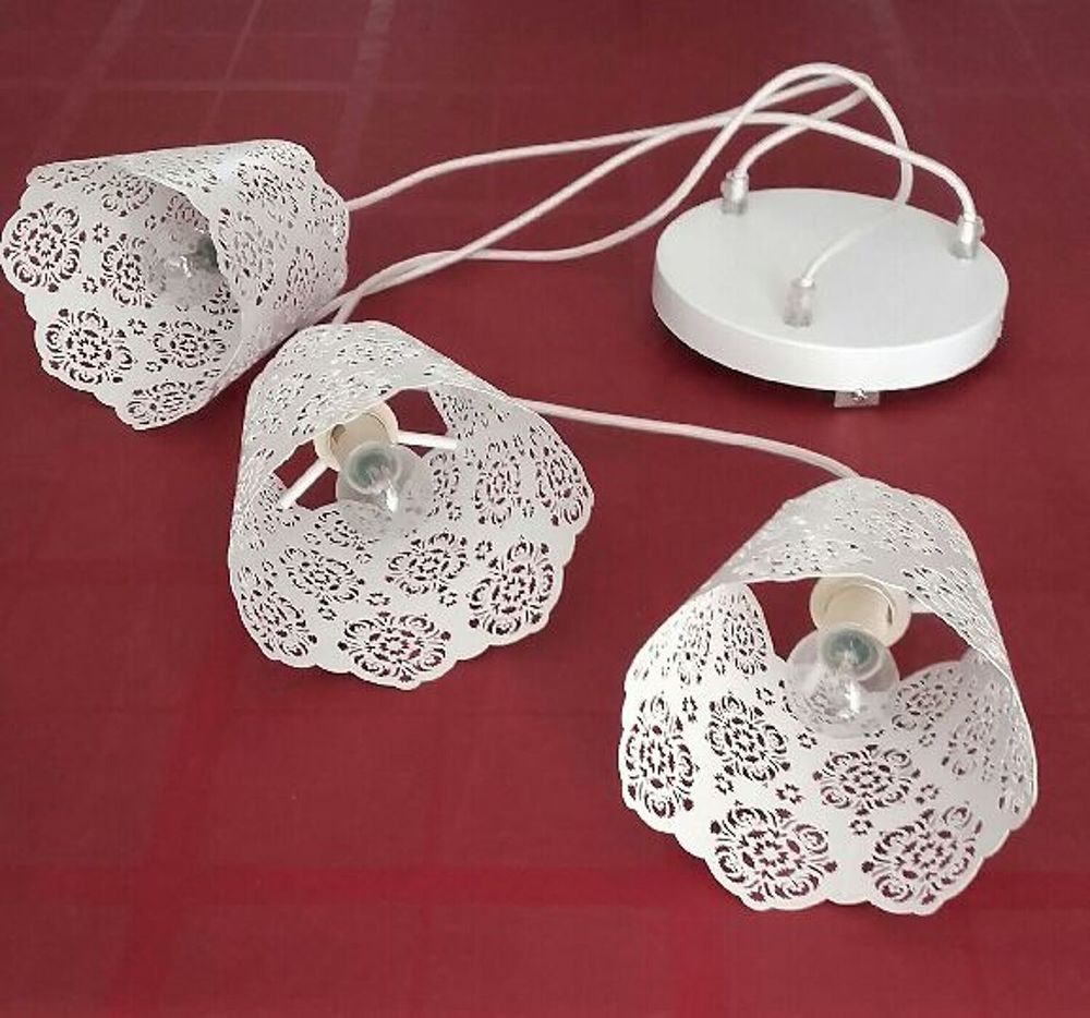 Plafonnier suspension 3 tulipes Décoration