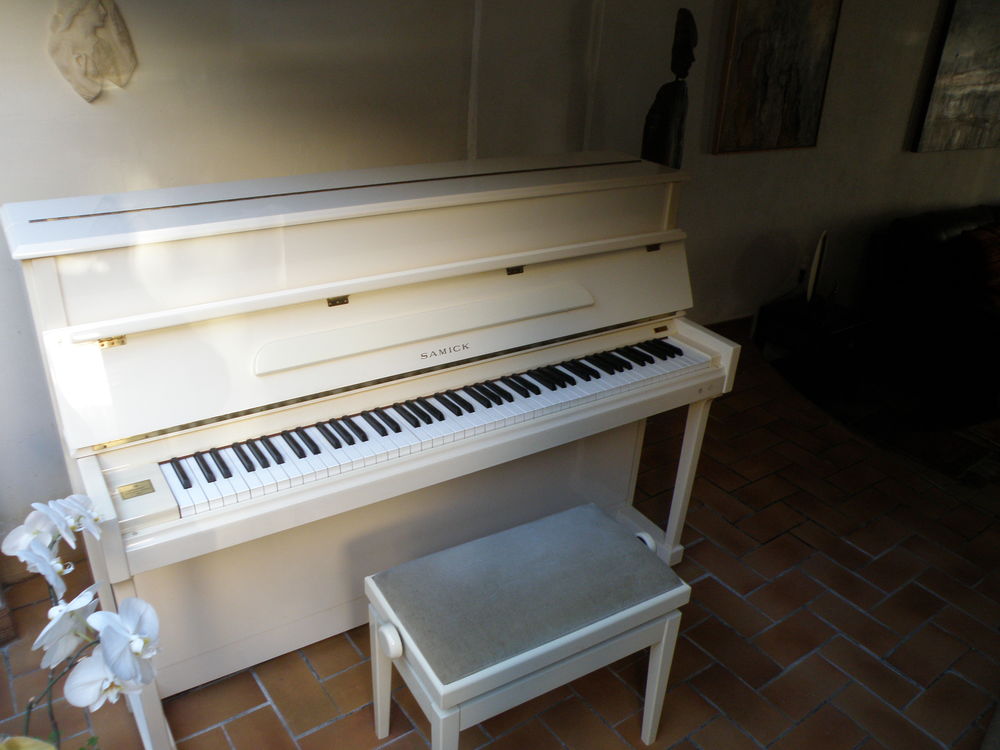 Piano droit Samick Instruments de musique